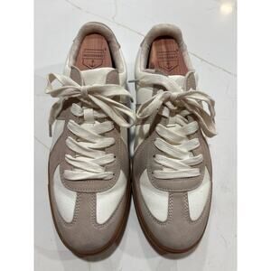 Sincerely Jules Beige and White Sneakers GUC size 9